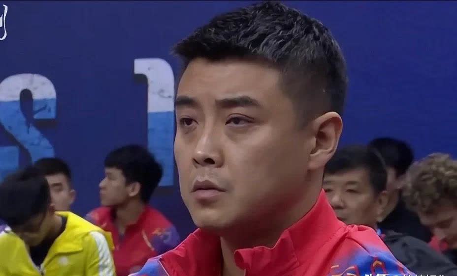 包含费德勒迎来二十赛季出色发挥，RNG观众热烈欢呼！赛场气氛高涨的词条
