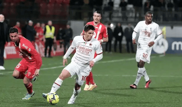 AYX-拳击淘汰赛焦点战：漠南麒麟队淘汰对手天山旋风队，外线火力全开。关键战拿下信心的简单介绍