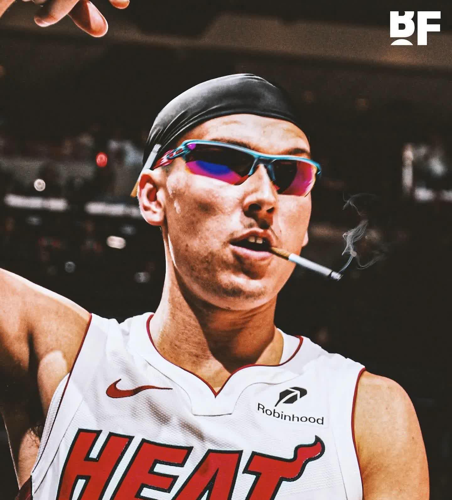 今晚体能课后；迈阿密热火回应争议备战NBA常规赛；目标明确；年轻球员得到机会的简单介绍